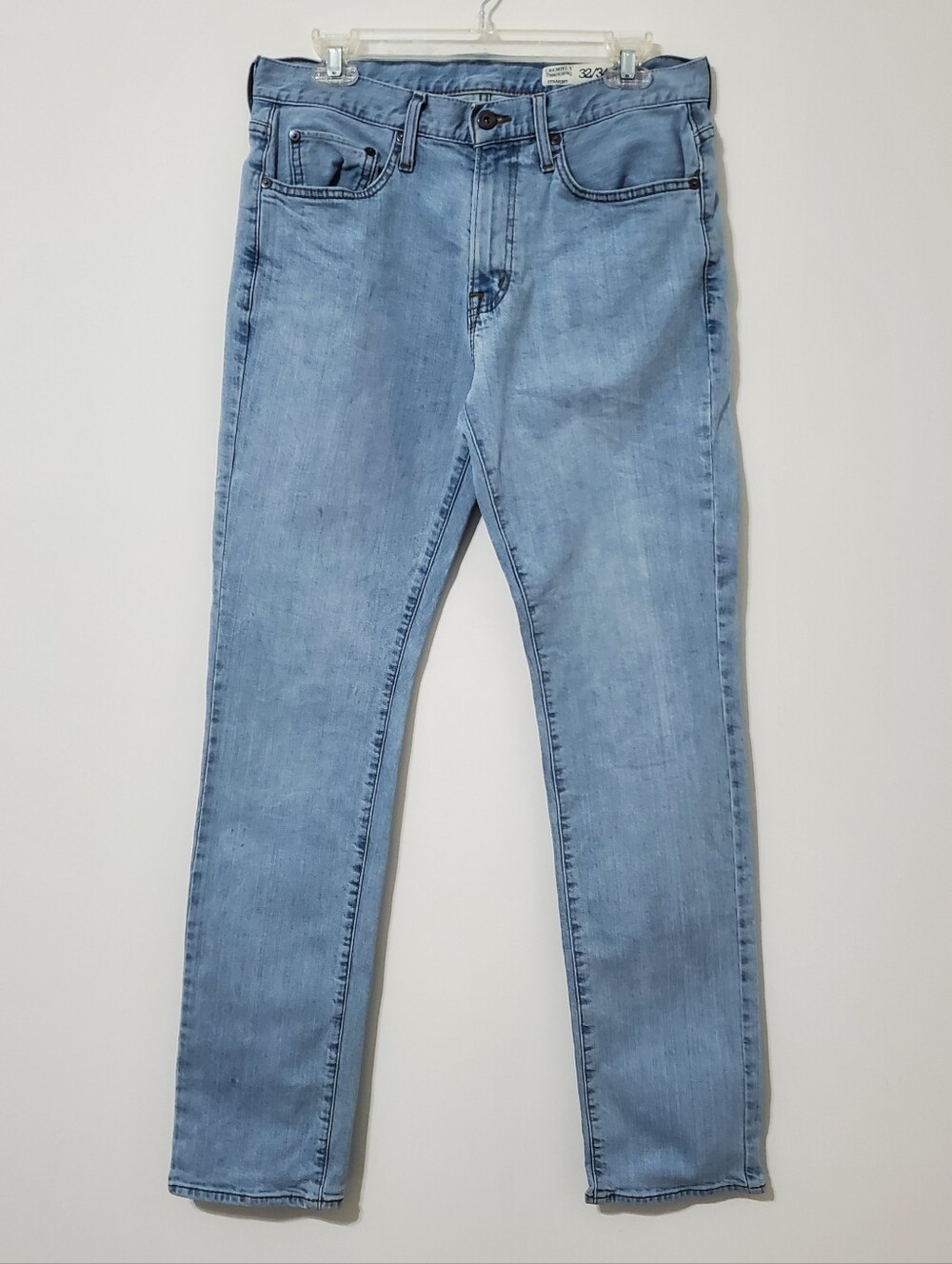 Cremieux Straight Fit Jeans Light Wash 32" Waist